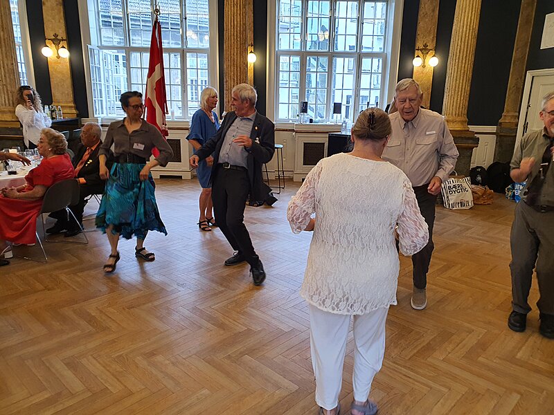 Der danses