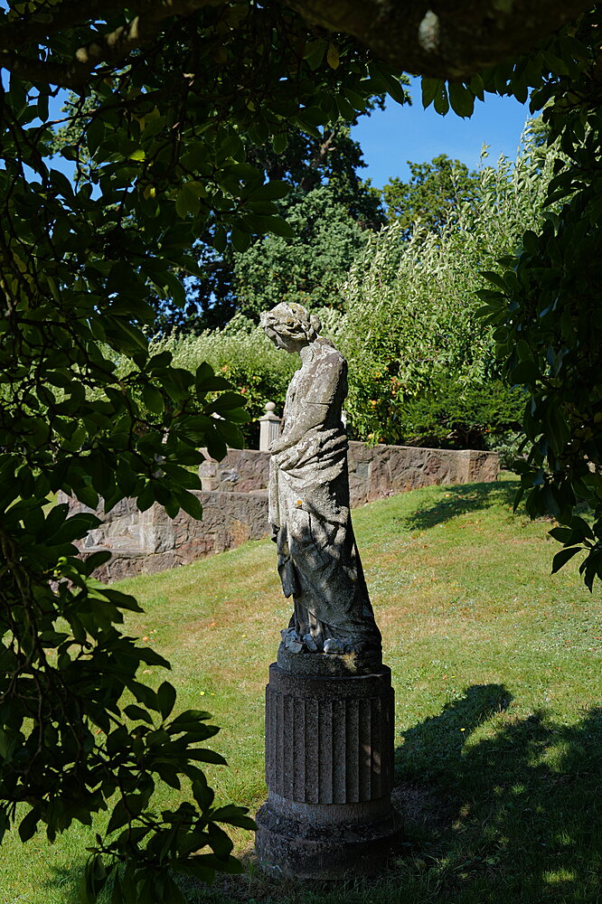 Figur i haven