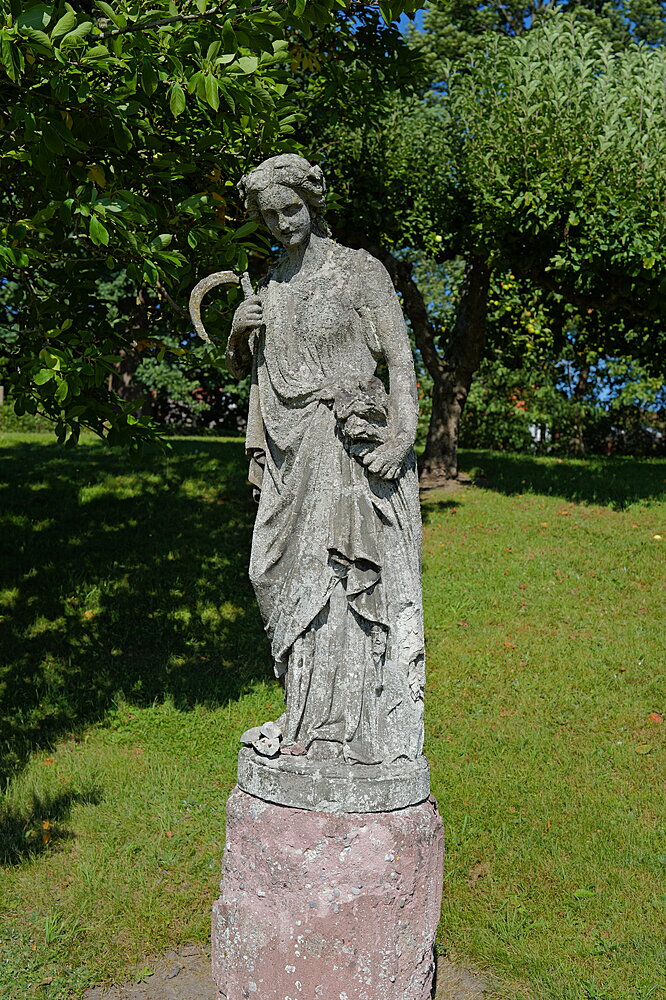 Figur i haven