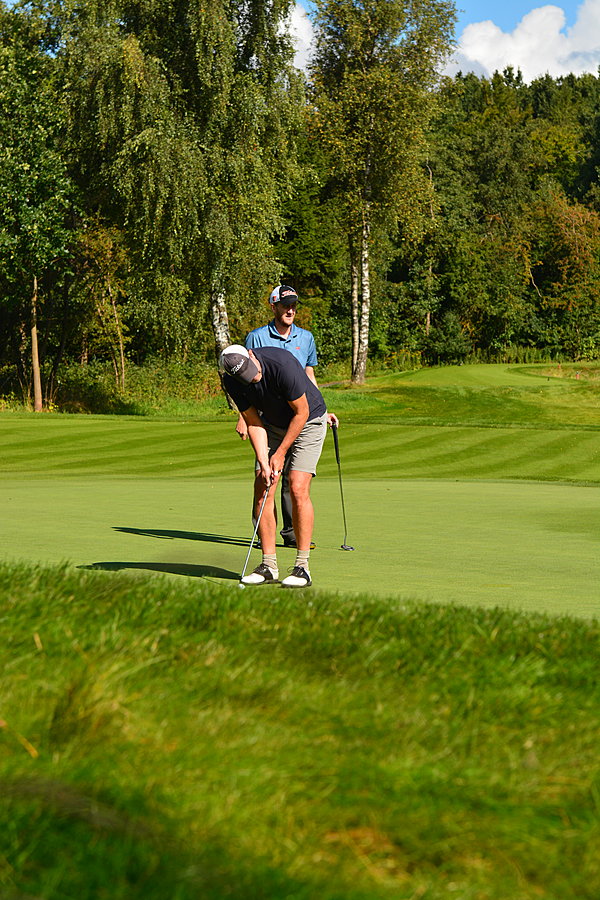 På greenen