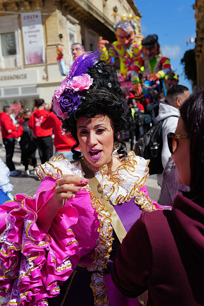Dame foran float