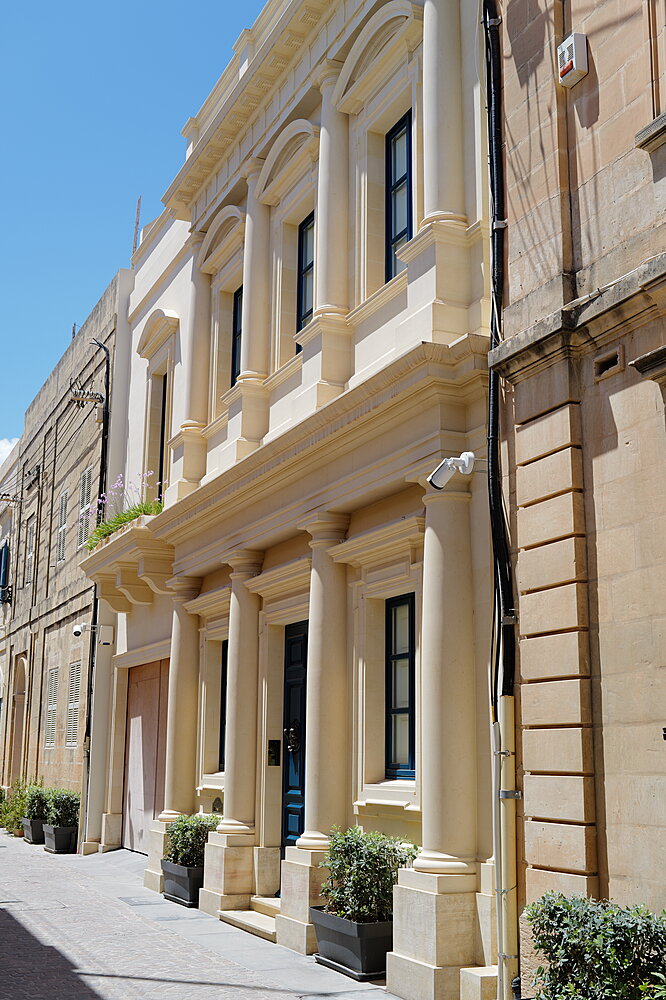 Flot facade