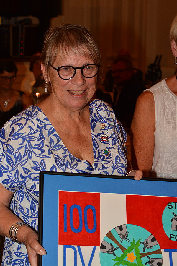 Anne viser billede