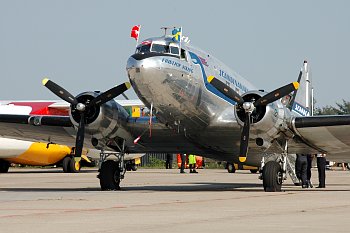DC-3 Her i gl. SAS bemaling