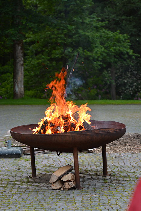 Bål